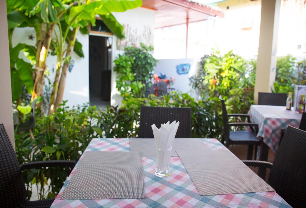 Silk Retreats Thulusdhoo Guest House Exterior photo