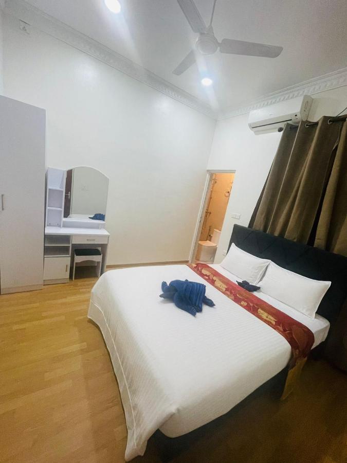 Silk Retreats Thulusdhoo Guest House Exterior photo