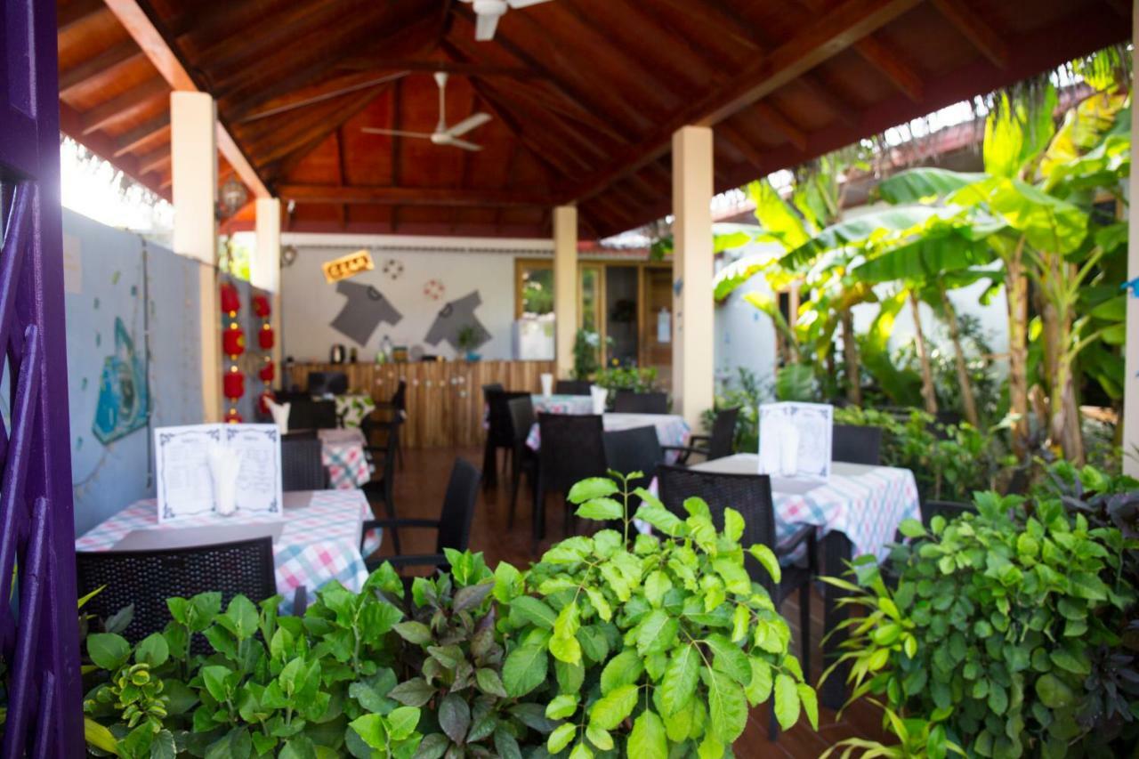 Silk Retreats Thulusdhoo Guest House Exterior photo